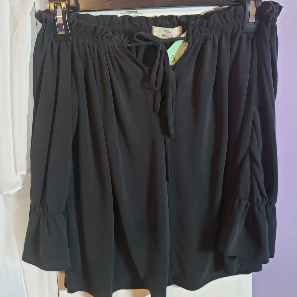 Adorable flowy, off the shoulder, tie up shirt